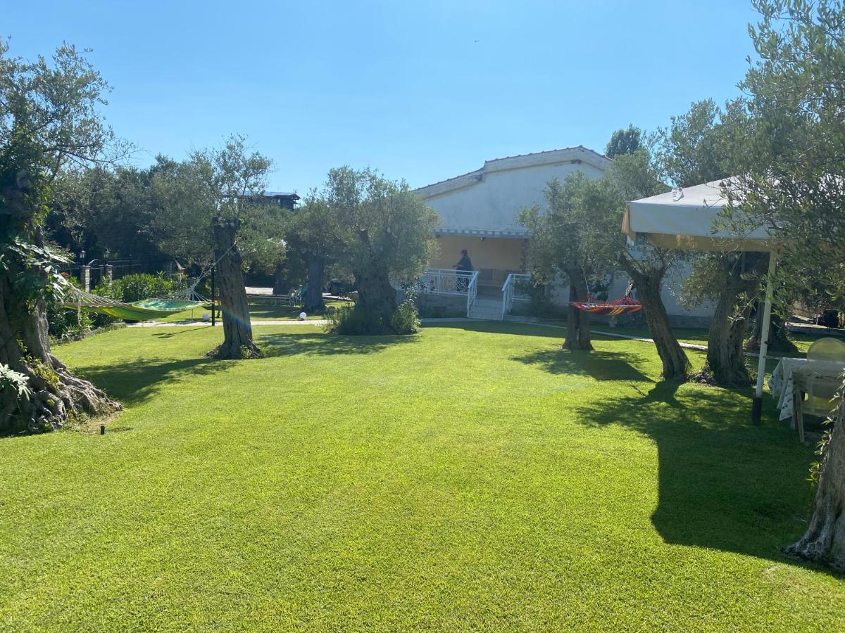 Terry'S Villa Mákri Exterior foto