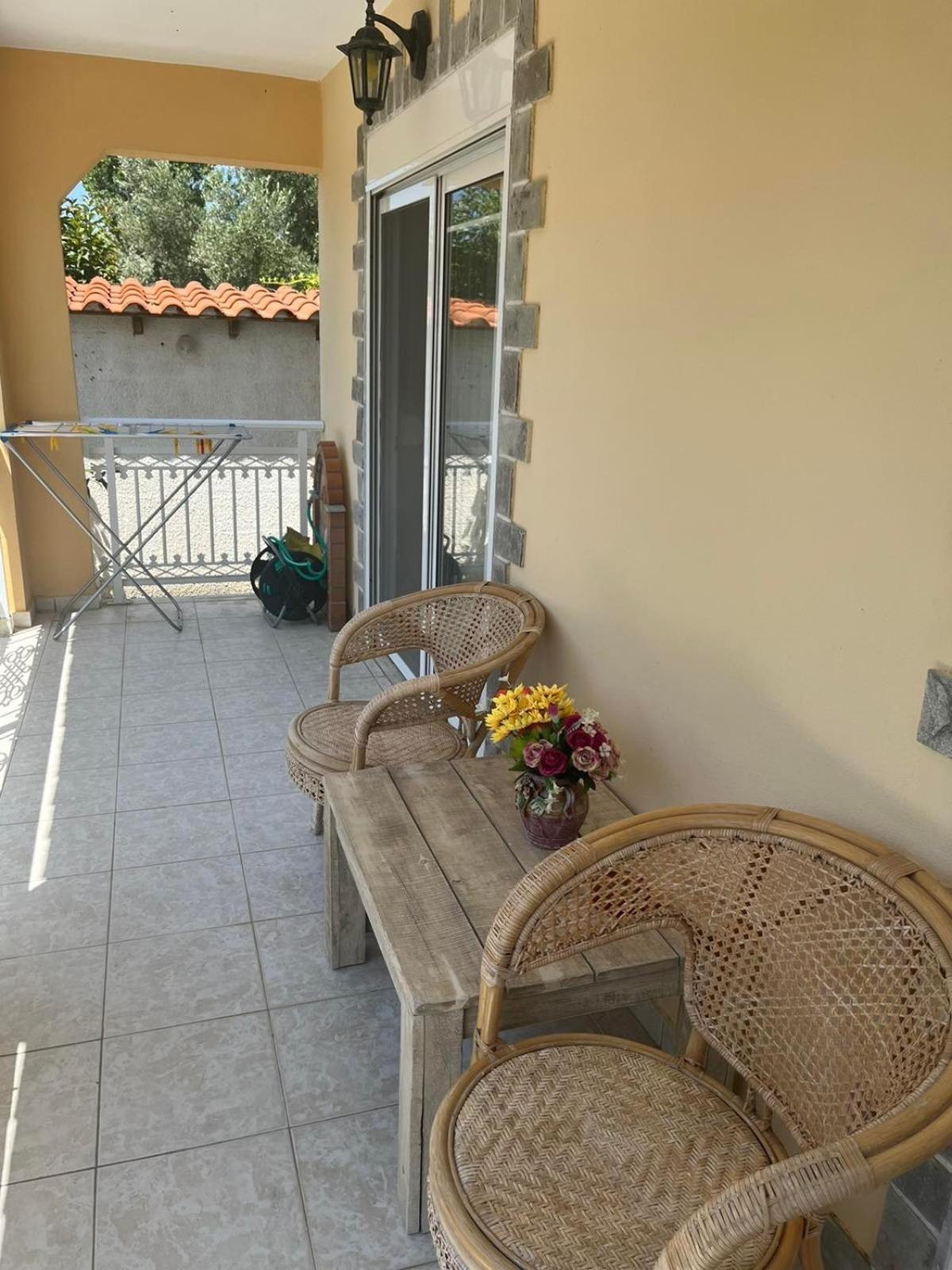 Terry'S Villa Mákri Exterior foto